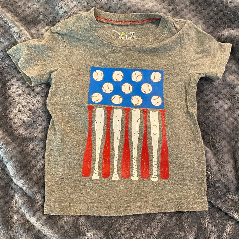 GC kids Sz2T baseball and baseball bat USA American Flag shirt